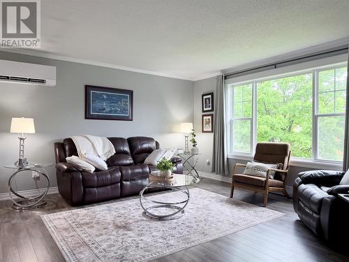 2 Carroll Avenue, Pasadena, NL 