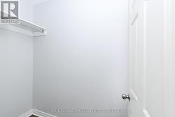 Walk in Closet - 