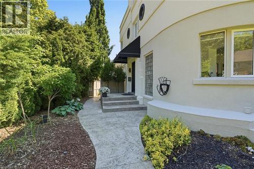 225 St. Paul Street, Burlington, ON 