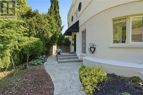 225 St. Paul Street, Burlington, ON 