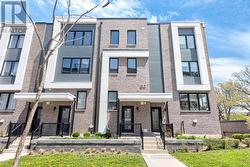 3 - 110 STANLEY GREENE BOULEVARD Toronto, ON M3K 0C8