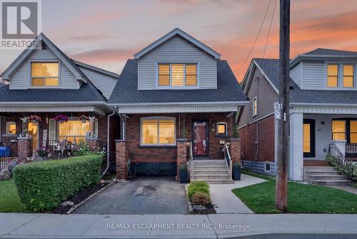 55 CAMERON AVENUE N  Hamilton, ON L8H 4Z1