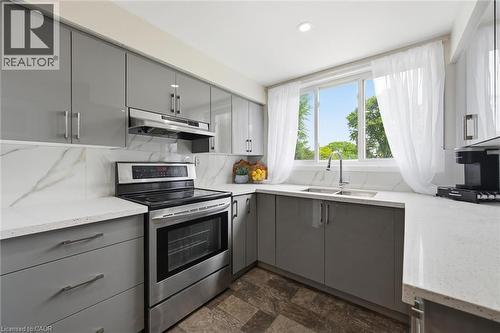 25 Britten Close Unit# B52, Hamilton, ON 