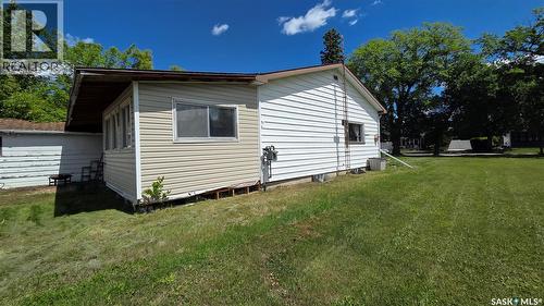 307 1St Street E, Wilkie, SK 