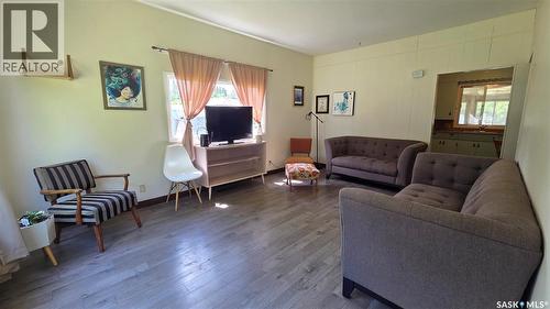 307 1St Street E, Wilkie, SK 