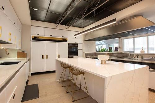 1 Dunbar Cr, Winnipeg, MB 