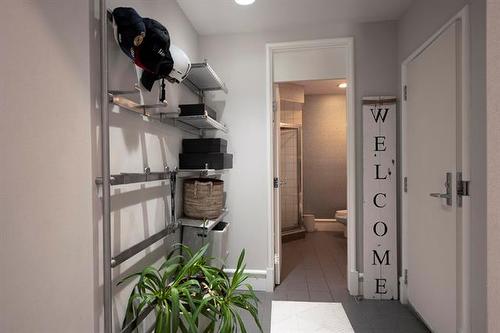 1 Dunbar Cr, Winnipeg, MB 