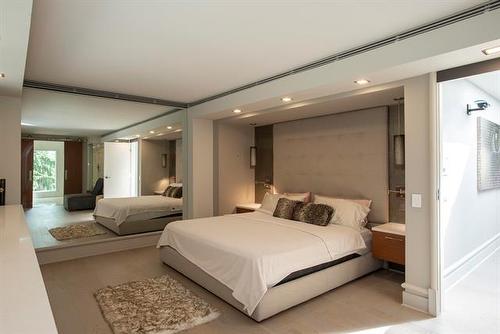 1 Dunbar Cr, Winnipeg, MB 