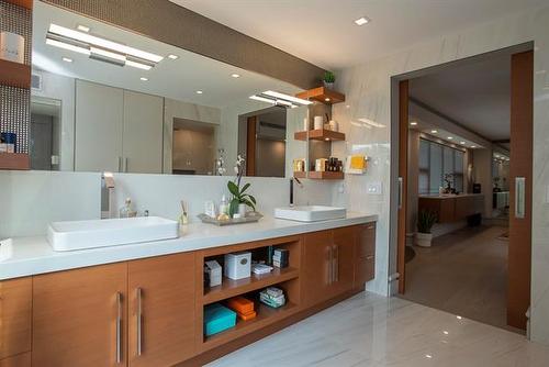 1 Dunbar Cr, Winnipeg, MB 