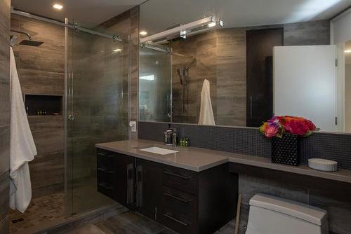 1 Dunbar Cr, Winnipeg, MB 