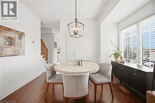 5034 Fairview Street, Burlington, ON 