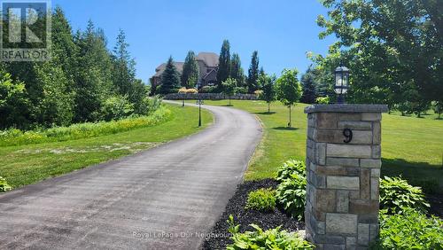 9 Powers Court, Clarington, ON - Outdoor