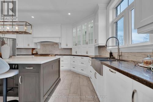 9 Powers Court, Clarington, ON - Indoor Photo Showing Kitchen With Double Sink With Upgraded Kitchen