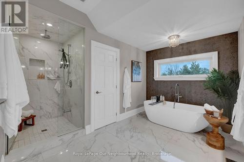 9 Powers Court, Clarington, ON - Indoor Photo Showing Bathroom