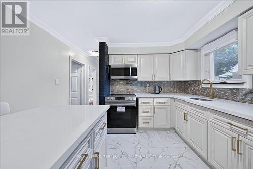 175 Clearbrooke Circle, Toronto, ON 
