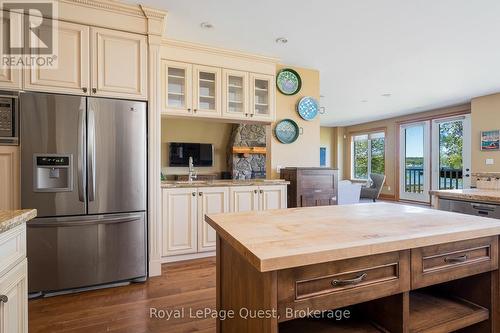 16 East Beach Road, Tiny, ON 