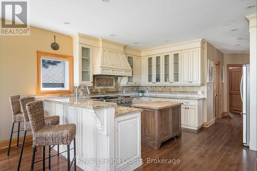 16 East Beach Road, Tiny, ON 