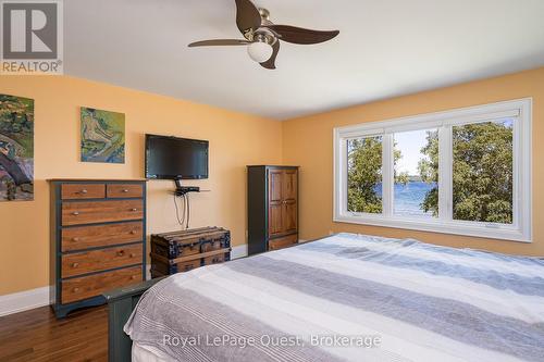16 East Beach Road, Tiny, ON 