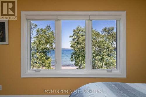 16 East Beach Road, Tiny, ON 