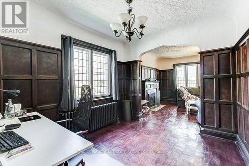 2 Larkin Avenue, Toronto, ON 