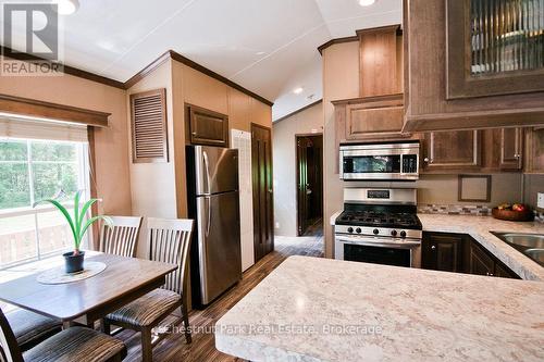 Table and Chairs included - Unit 1 - 98 North Shore Road, Kearney (Proudfoot), ON 