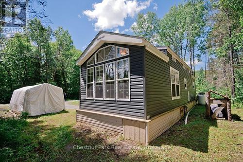 Large Windows - Unit 1 - 98 North Shore Road, Kearney (Proudfoot), ON 