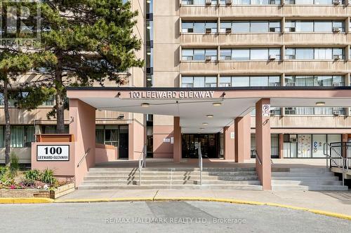 701 - 100 LEEWARD GLENWAY  Toronto, ON M3C 2Z1