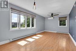 Living/dinning rm apartment - 