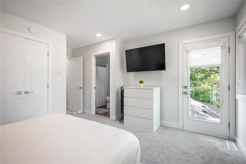 146 Pilgrim Avenue, Winnipeg, MB - Indoor Photo Showing Bedroom