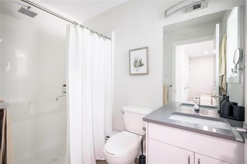 146 Pilgrim Avenue, Winnipeg, MB - Indoor Photo Showing Bathroom