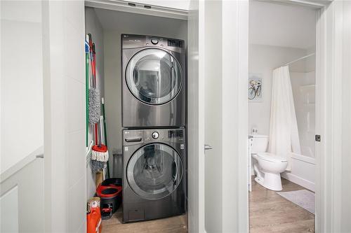 146 Pilgrim Avenue, Winnipeg, MB - Indoor Photo Showing Laundry Room