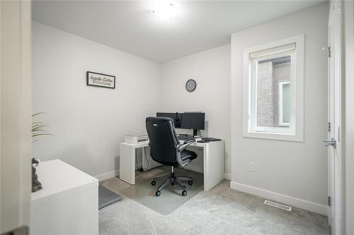 146 Pilgrim Avenue, Winnipeg, MB - Indoor Photo Showing Office
