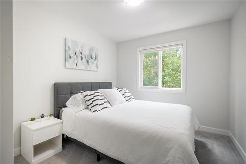 146 Pilgrim Avenue, Winnipeg, MB - Indoor Photo Showing Bedroom