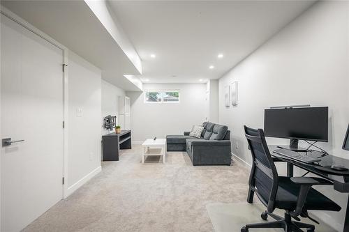 146 Pilgrim Avenue, Winnipeg, MB - Indoor Photo Showing Office