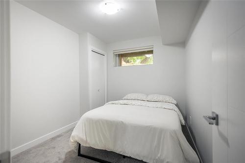 146 Pilgrim Avenue, Winnipeg, MB - Indoor Photo Showing Bedroom