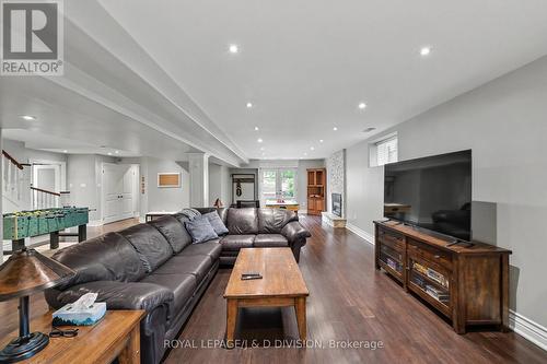 17 Agar Crescent, Toronto, ON 