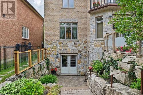 17 Agar Crescent, Toronto, ON 