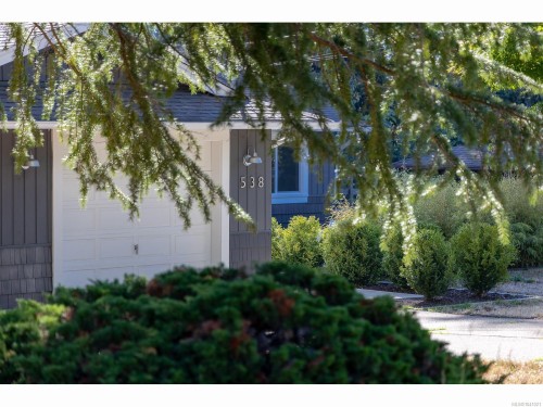 538 Tamarack Dr, Qualicum Beach, BC 