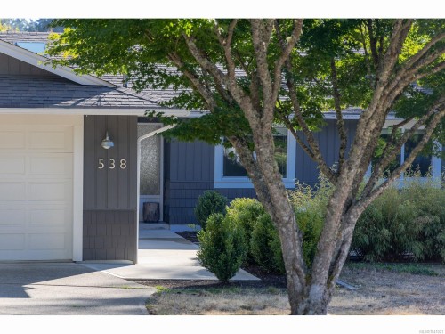 538 Tamarack Dr, Qualicum Beach, BC 