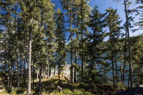 998 Gillespie Rd, Sooke, BC 