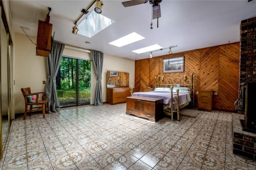 1698 Millstream Rd, Highlands, BC 