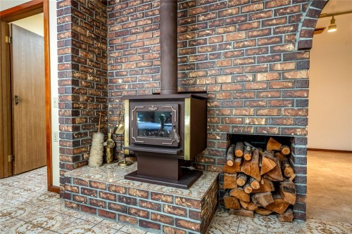 1698 Millstream Rd, Highlands, BC 