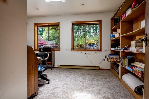 1698 Millstream Rd, Highlands, BC 