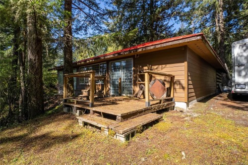 1698 Millstream Rd, Highlands, BC 