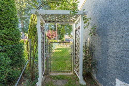 930 Wharncliffe Rd, Duncan, BC 