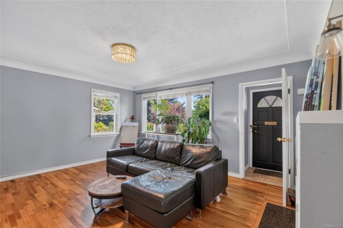 930 Wharncliffe Rd, Duncan, BC 