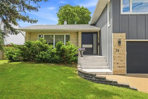 39 D'Arcy Dr, Winnipeg, MB 