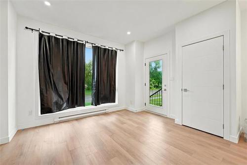 127 Traverse Ave, Winnipeg, MB 