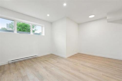 127 Traverse Ave, Winnipeg, MB 