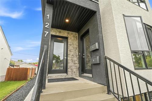 127 Traverse Ave, Winnipeg, MB 